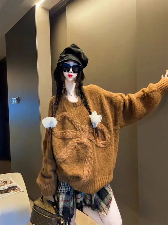 氛围感立体蝴蝶结慵懒风大版休闲毛衣女秋冬新款宽松针织上衣加厚