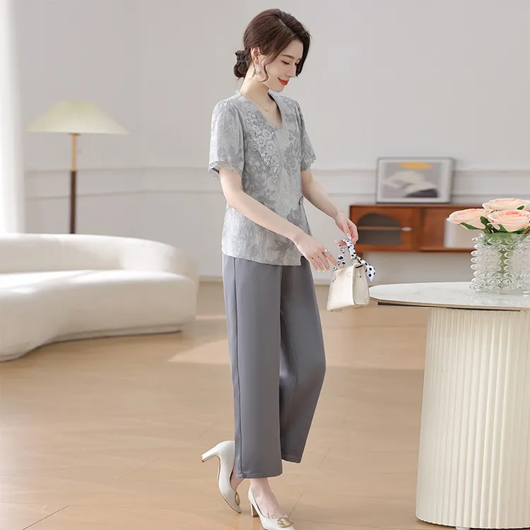 妈妈夏装套装洋气50岁中年女减龄小衫中老年女短袖T恤上衣两件套
