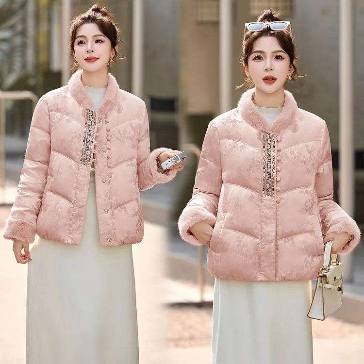 新中式国风刺绣提花羽绒服女2025冬季新款毛绒拼接短款白鸭绒外套
