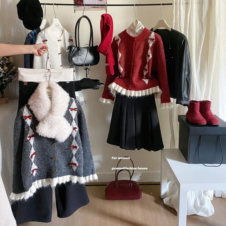 设计感蝴蝶结菱格针织毛衣开衫女冬季复古撞色木质牛角扣针织外套