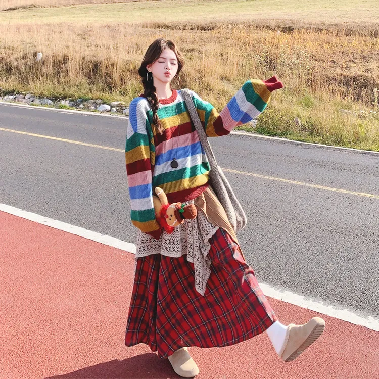 复古度假穿搭套装裙2025秋冬新款多巴胺彩色毛衣不规则半裙小红帽