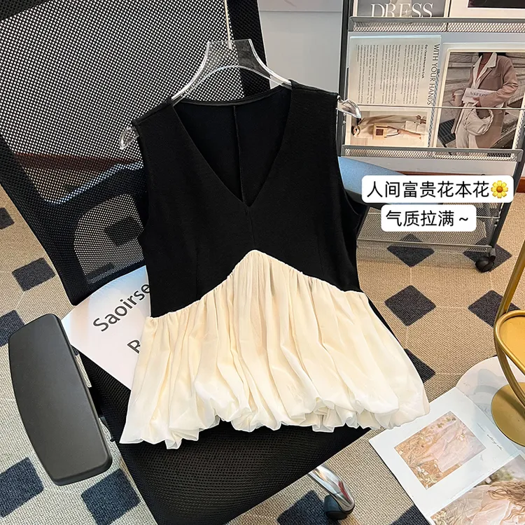 法式气质V领无袖T恤上衣女2025新款夏季别致高级感撞色小衫上衣服