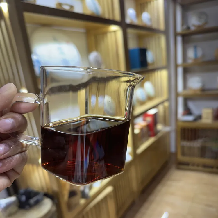 冰岛地界熟茶、老茶头，香、甜、糯、滑