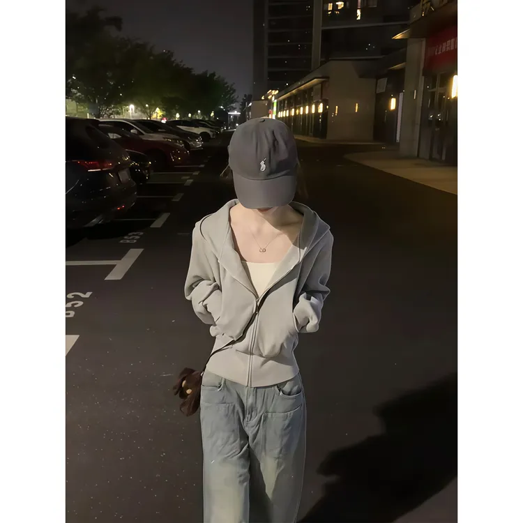 韩系辣妹风纯色连帽短款拉链卫衣女秋季新款修身显瘦气质开衫上衣