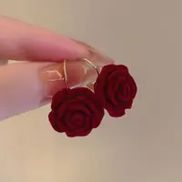 合金耳饰 红色复古玫瑰花耳扣植绒耳环女气质港风高级感显脸瘦