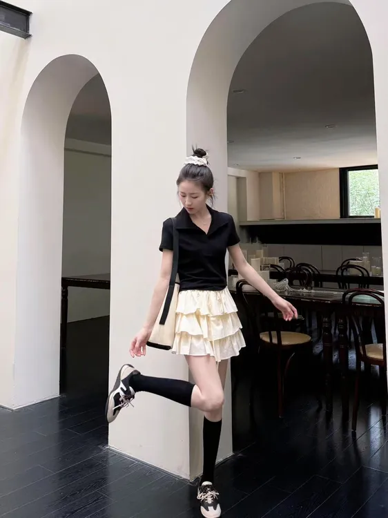 2025夏季新款韩版修身正肩polo领黑色T恤女短袖百搭高腰显瘦半裙