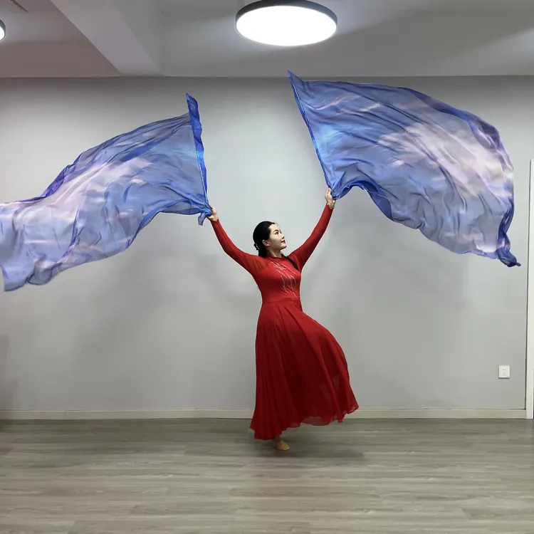 新款肚皮舞服装道具羽毛纱巾渐变色赞美旗舞台跳舞教堂