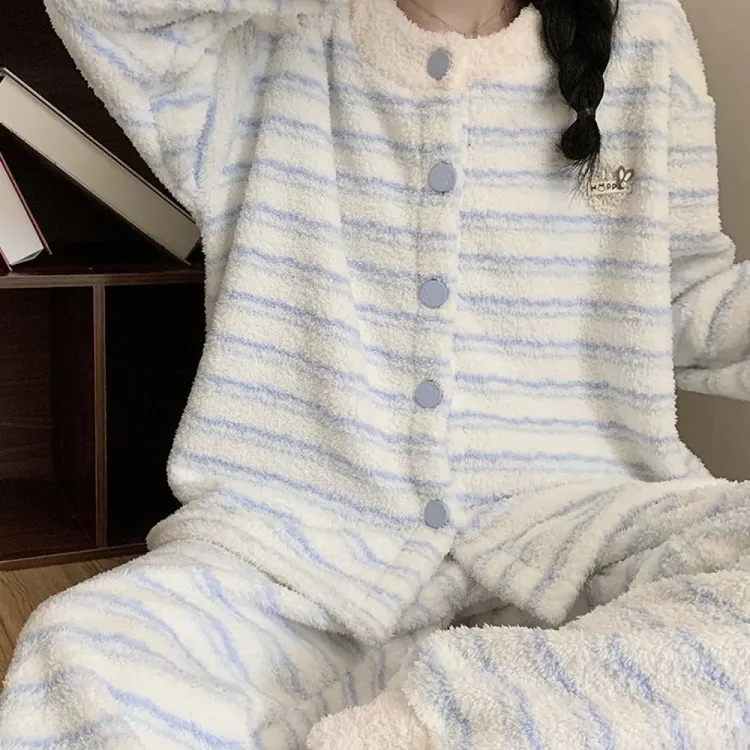 冬季睡衣女加绒加厚条纹长袖保暖休闲可外穿宽松大码珊瑚绒家居服