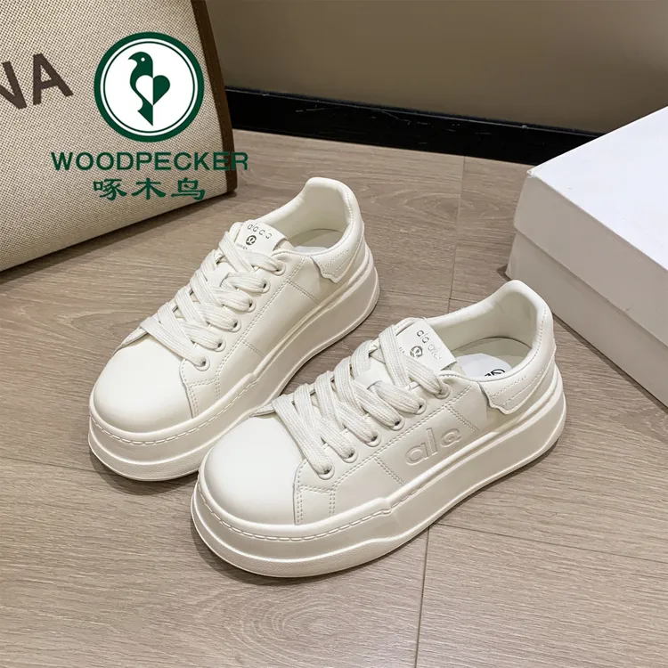 啄木鸟爆款厚底5cm小白鞋女2025新款秋季百搭增高休闲板鞋面包鞋