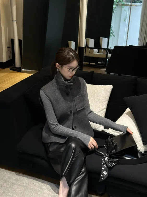 R123344W百搭毛呢黑色直筒马甲无袖秋冬上衣保暖秋季保暖厚款