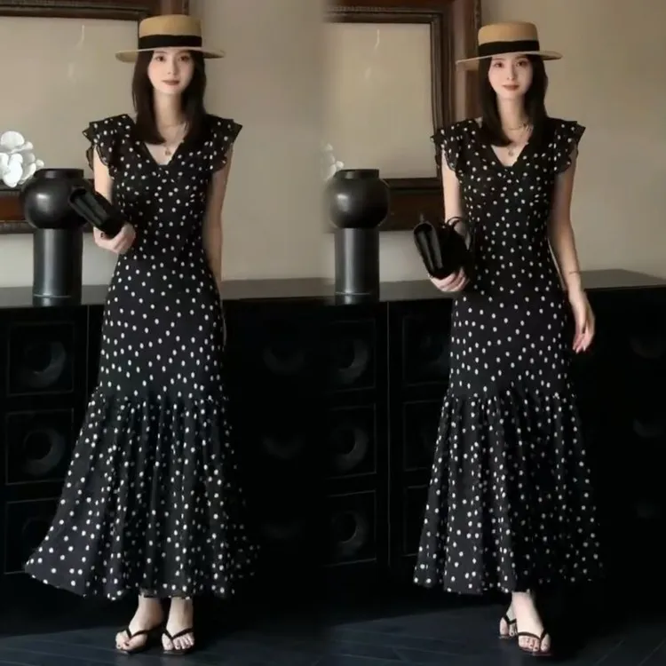 678黑色小飞袖新款碎花2025夏季法式收腰高级长裙显瘦气质连衣裙