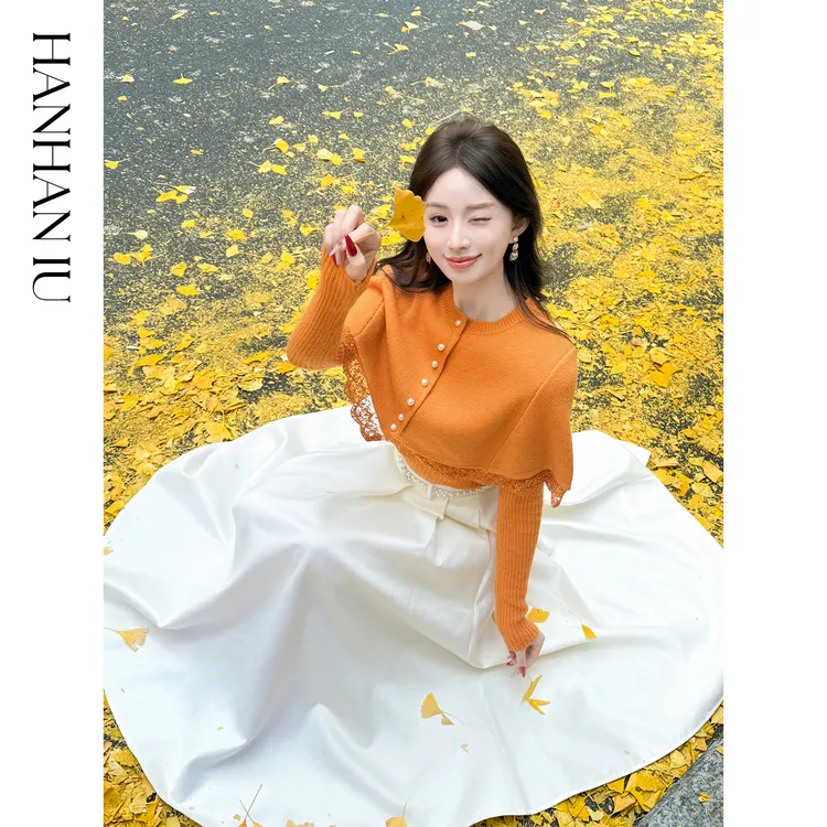 韩韩IU【千金舞会】时尚休闲精致蕾丝花边圆领毛衫&斗篷式披肩套装