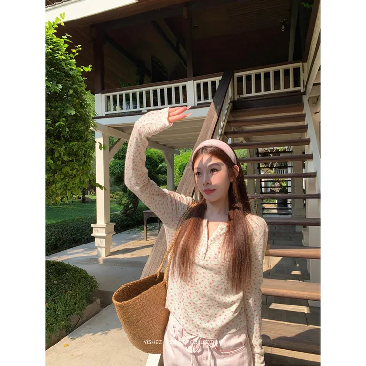 洢社长 甜美上衣碎花女T恤春秋内搭外穿高级感修身显瘦长袖