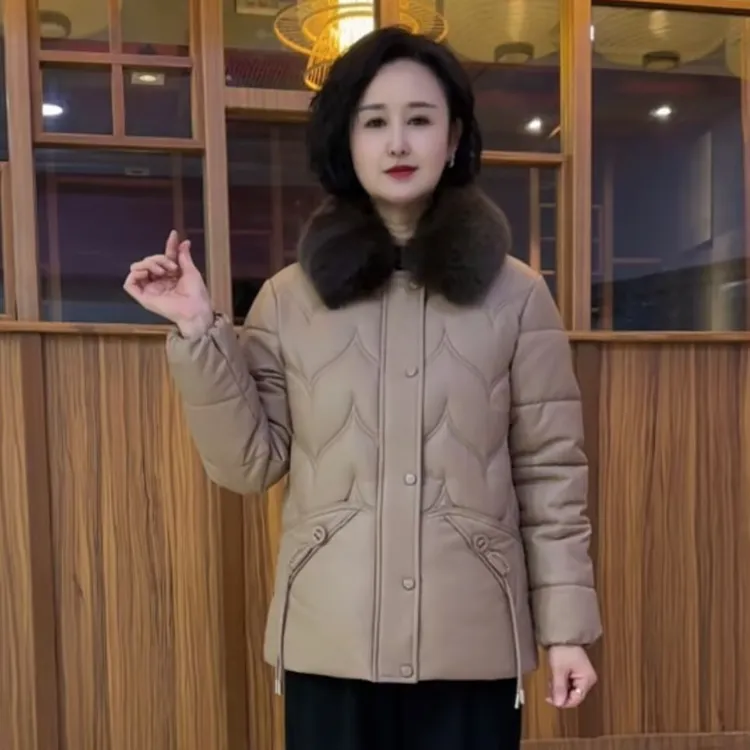 冬季新款纯色休闲中老年保暖百搭加厚女士冬季外套