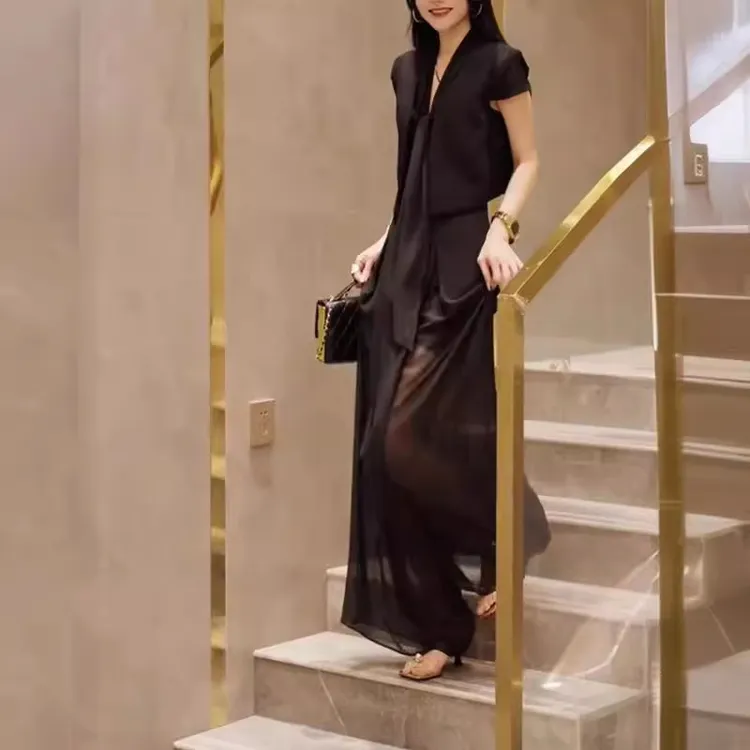 A大爱美依缘2025夏季新款盐系轻熟黑色上衣薄纱裤子两件套女