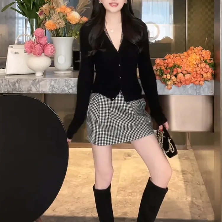 时尚百搭套装女精致纱纱V领针织开衫上衣花苞廓形格子半裙