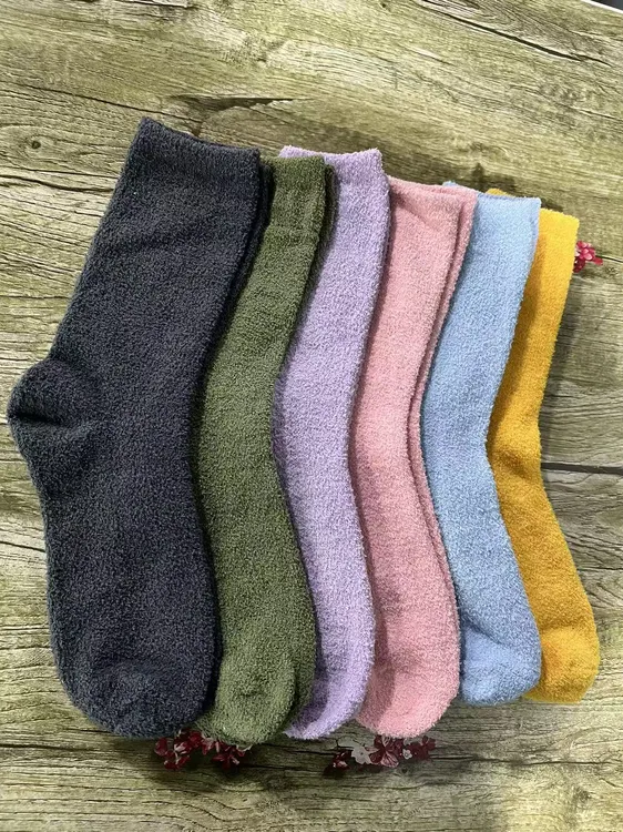 中筒袜珊瑚绒纯色中筒秋季冬季保暖休闲风透气植绒