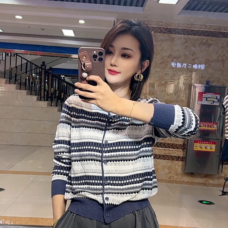 长袖拼色毛针织衫圆领秋季女针织开衫气质蓝色条纹