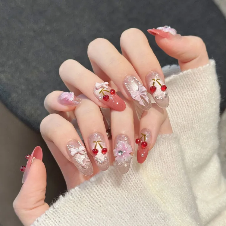 【樱桃园】捏捏雕花可爱甜美风蝴蝶结手工美甲粉色显白纯手工鎏金