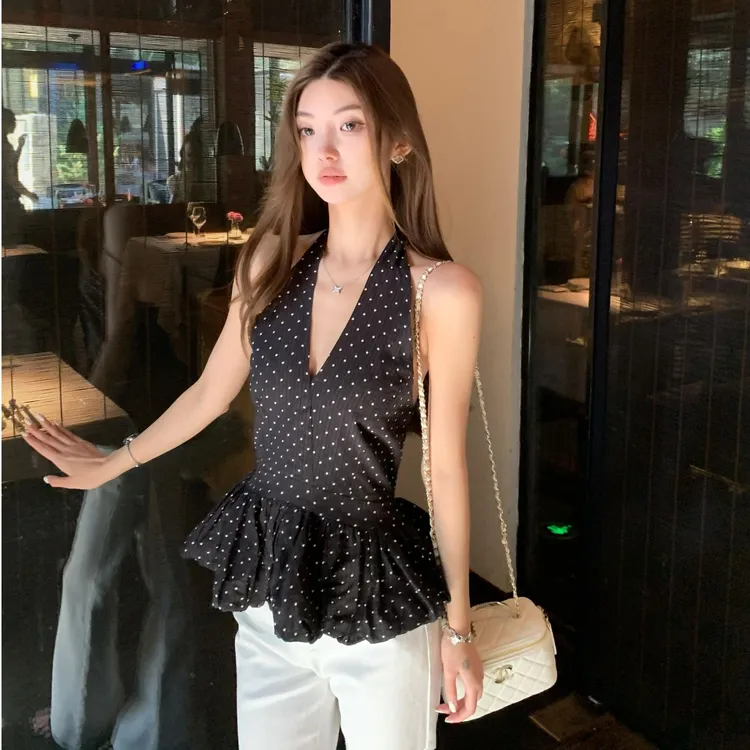 法式度假风设计感花苞波点吊带女夏季辣妹露肩上衣配显瘦休闲裤女