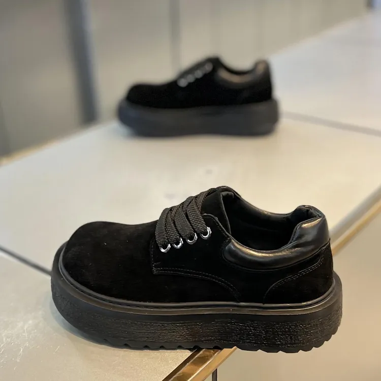 时尚百搭潮鞋轻便舒适厚底增高运动欧洲站轻奢男鞋冬季新款休闲鞋