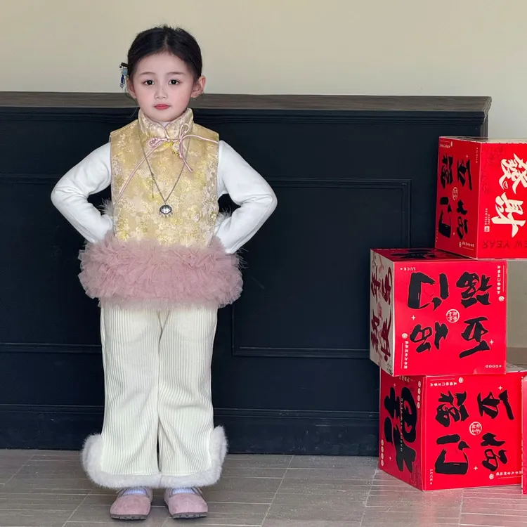 2025冬季新款国风新中式立领旗袍马甲加绒灯芯绒裤女童拜年服套装