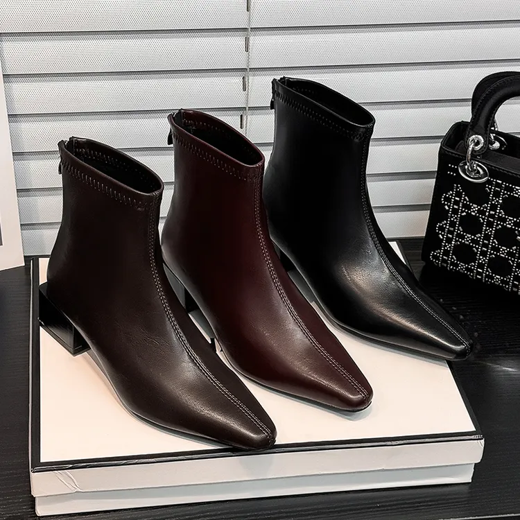 复古精致车厘子红粗跟尖头短靴女简约气质瘦瘦靴软皮中跟马丁靴