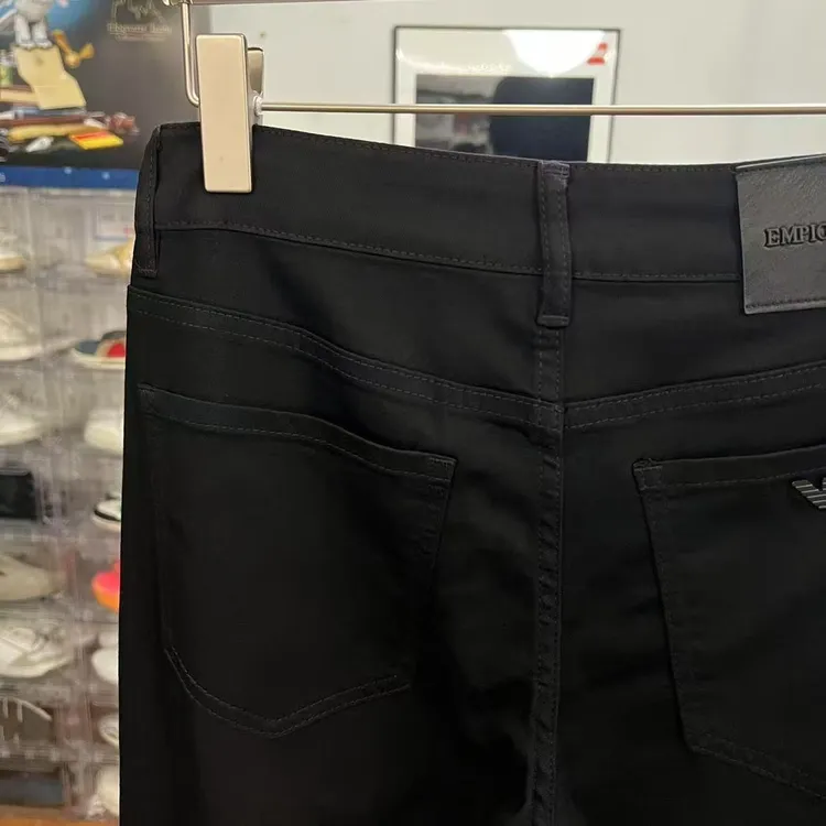 防褪色黑牛修身小直筒牛仔裤