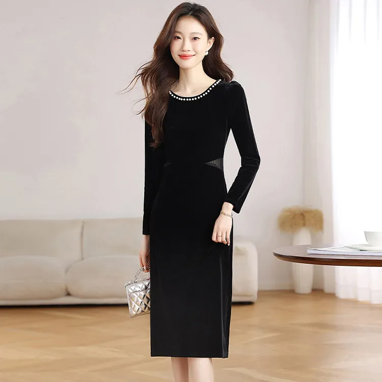 丝绒连衣裙女秋冬季新款礼服裙时尚千金气质显瘦赫本风小黑裙长裙