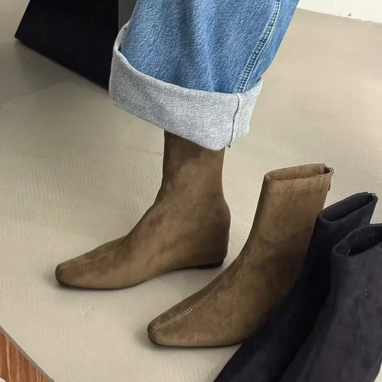张小姐~内增高秋冬新品小方头马丁靴女绒面百搭瘦瘦靴切尔西短靴