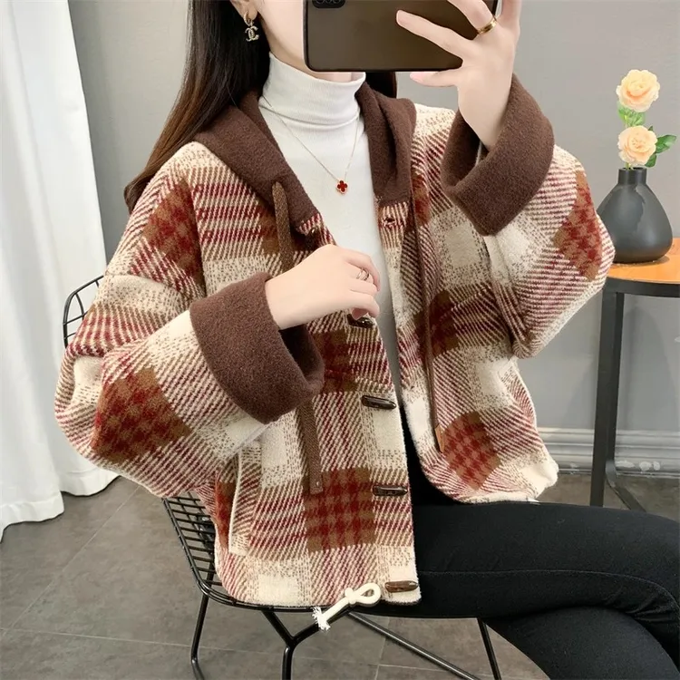 格子牛角扣毛呢连帽外套女加厚2025秋冬新款韩版撞色针织开衫上衣