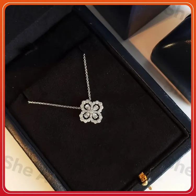 钛钢项链 四叶草项链女ins轻奢小众设计感满钻花朵锁骨链气质百搭