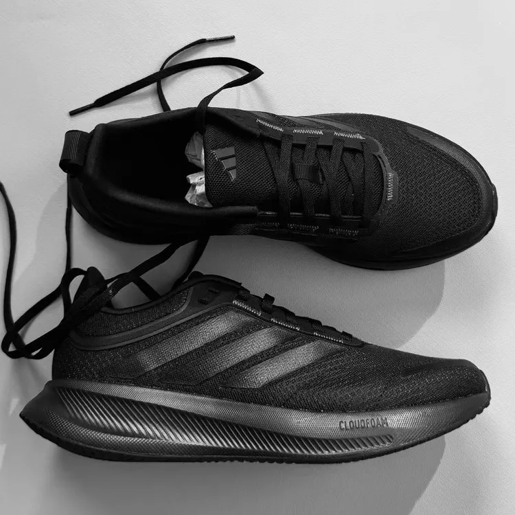 品牌正品adidas/阿迪达斯夏季透气专业缓震运动黑跑步男鞋网面鞋