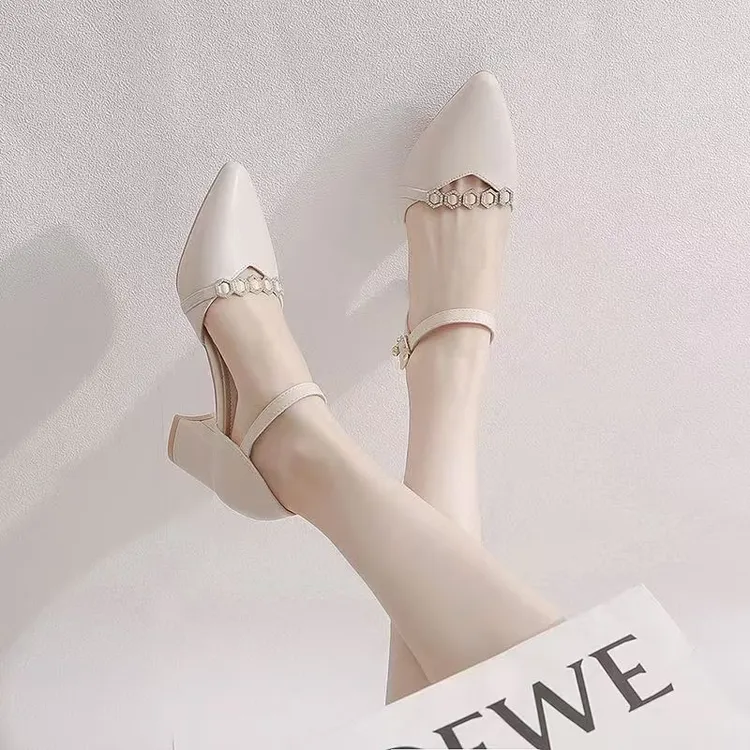 尖头女士中空单鞋2025春夏新款法式纯色钻饰装饰时尚百搭中跟粗跟