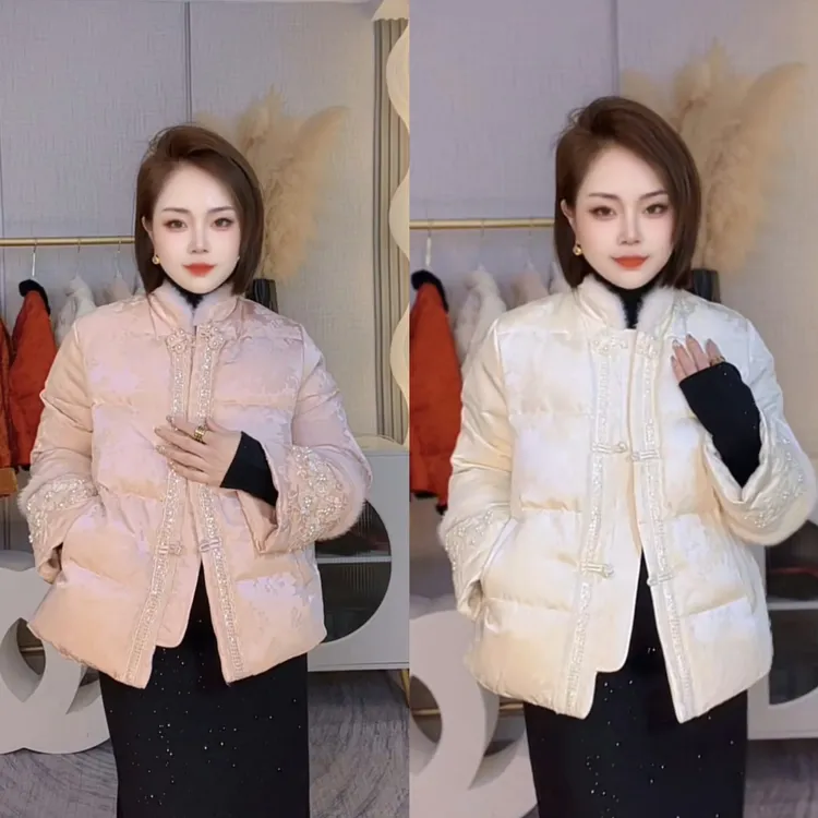 2025新中式国风高端白鸭羽绒服女气质百搭重工亮片袖毛毛领外套