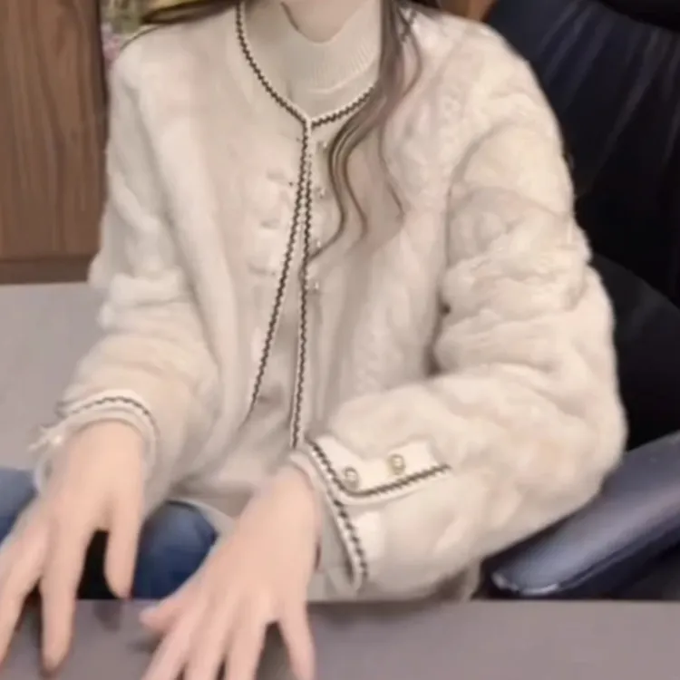 新款小香风厚款轻奢气质短外套