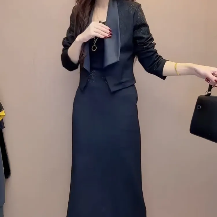 春秋新款高级感小香风黑色西装外套搭配半身裙套装