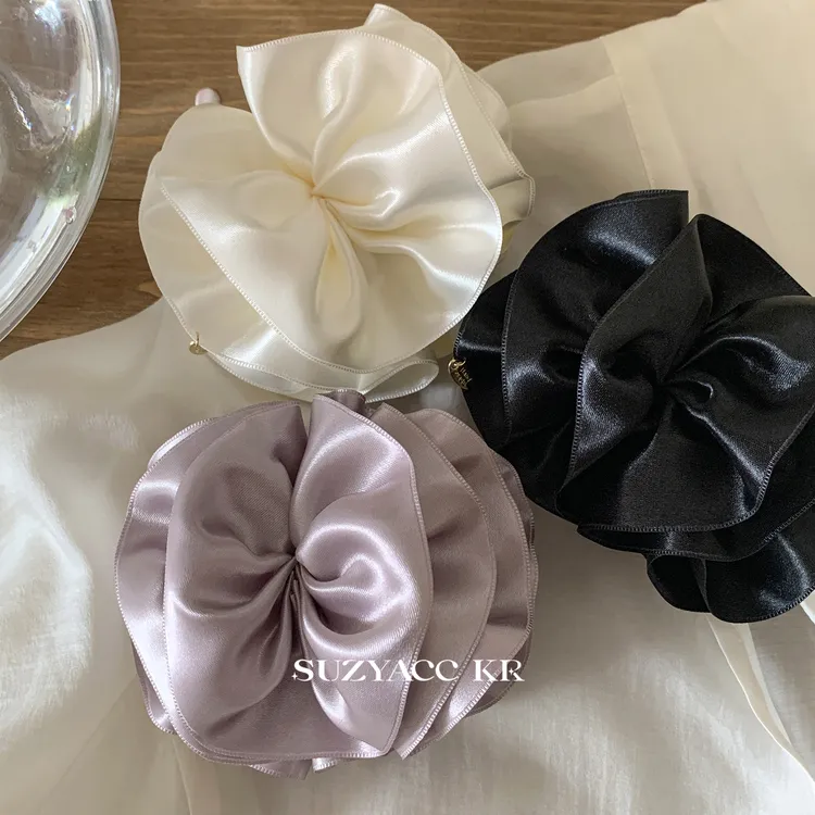 Suzyacc Kr缎面泡泡花朵香蕉夹气质网红百搭复古法式简约F4309