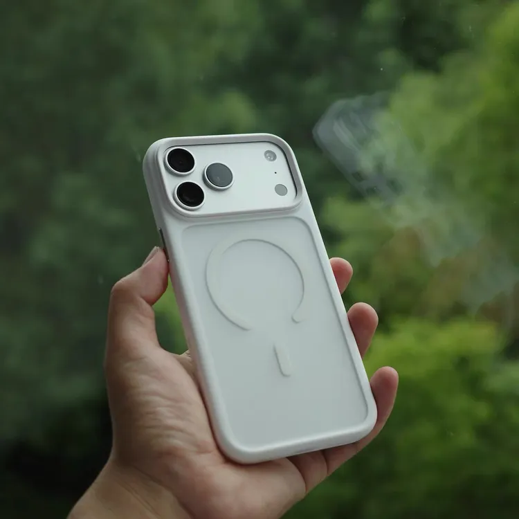 适用iPhone17手机壳苹果17promax手机保护套肤感磨砂磁吸带AI键