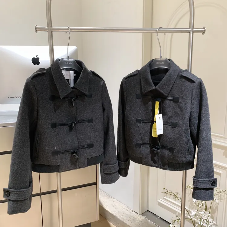 糯糯 同款深灰牛角扣正肩显瘦修身毛呢外套上衣百搭女秋冬