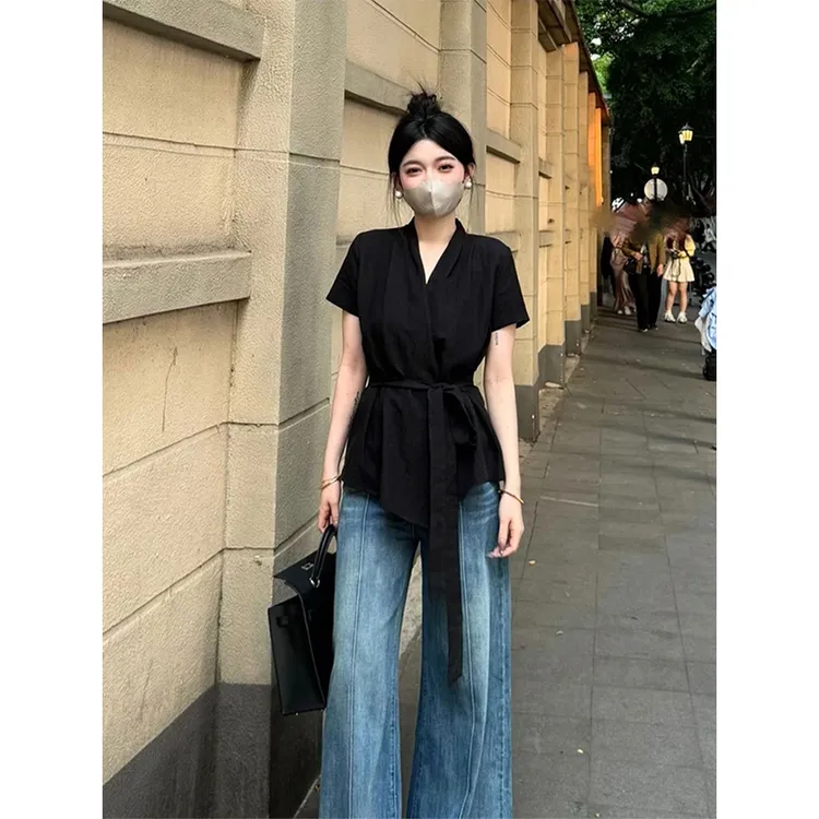韩系气质轻奢炸街黑色系带V领上衣女夏季绝美短款收腰小众短袖t恤