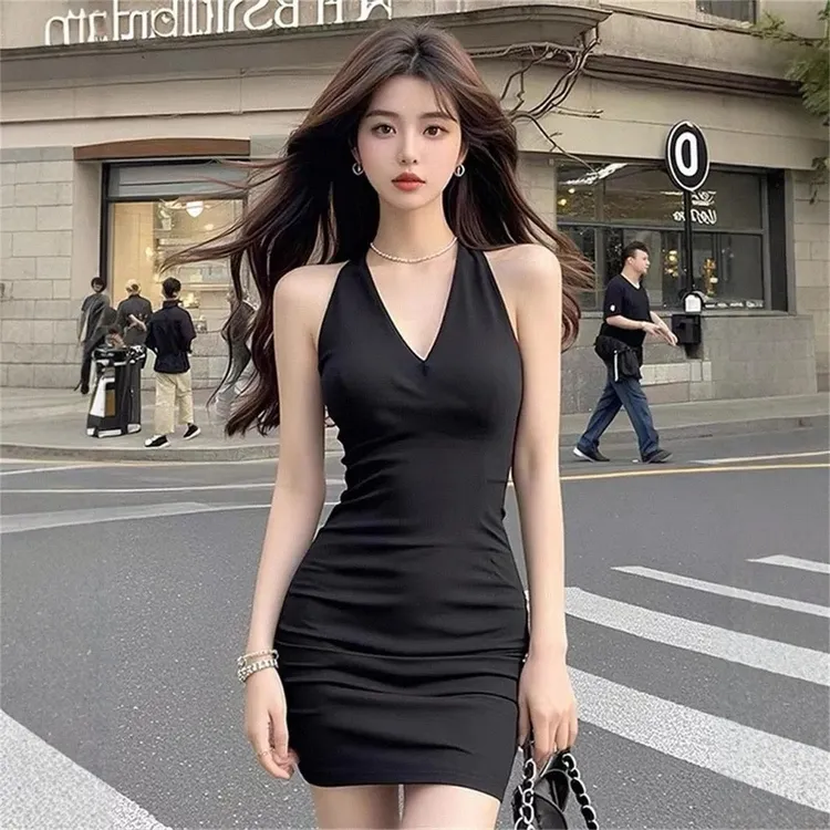 5147罗纹挂脖V领褶皱连衣裙女辣妹收腰修身短裙2025时尚新款洋气