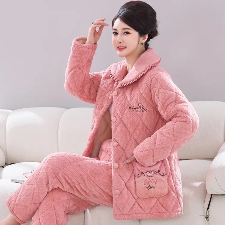 睡衣女秋冬季三层加厚加绒珊瑚绒夹棉中老年妈妈套装家居服冬天款