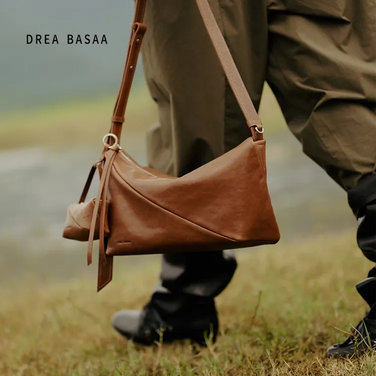 DREA BASAA半山山形系列头层植鞣牛皮小号单肩包大容量通勤斜挎包