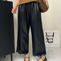 V家 251蛋白皮蕾丝小皮裤