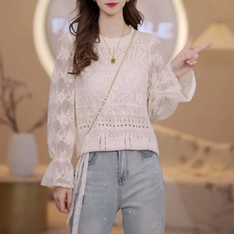 2025秋季爆款蕾丝拼接重工提花设计感圆领长袖针织衫独特新款小衫