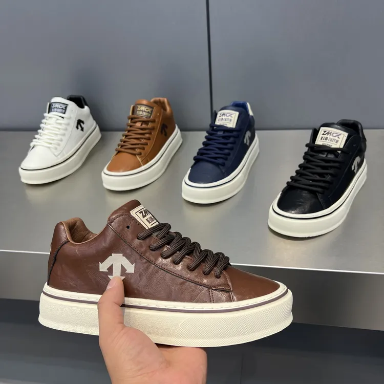 66-558秋冬新款男鞋皮面舒适百搭软底板鞋男士时尚休闲鞋