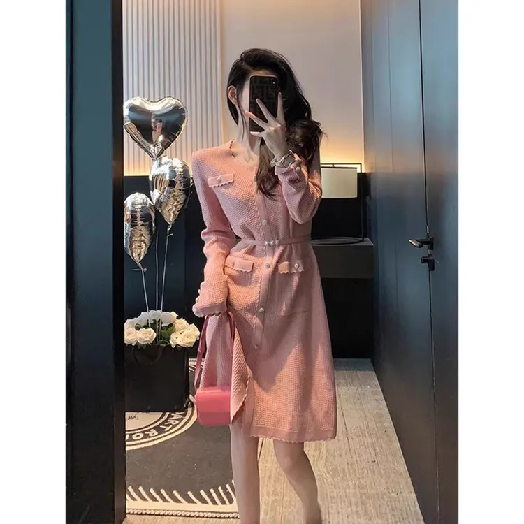 粉色小香风连衣裙女秋季新款高级感时尚名媛气质修身显瘦长袖裙子