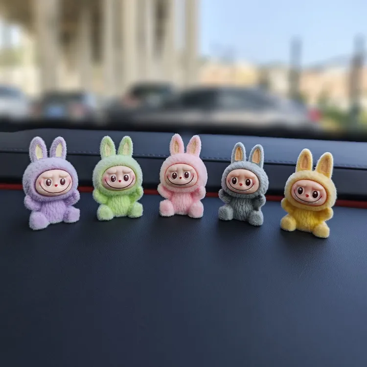 拉布布labubu汽车中控台摆件卡通车载展示中控饰品可爱创意摆件