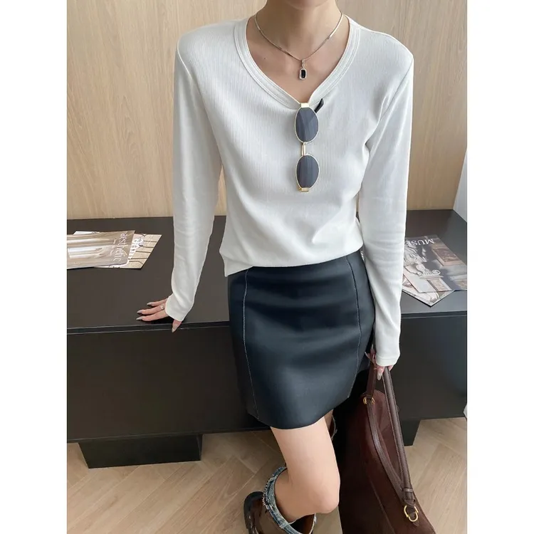 早秋新款内搭圆领显瘦休闲打底白色长袖T恤洋气打底衫简约百搭
